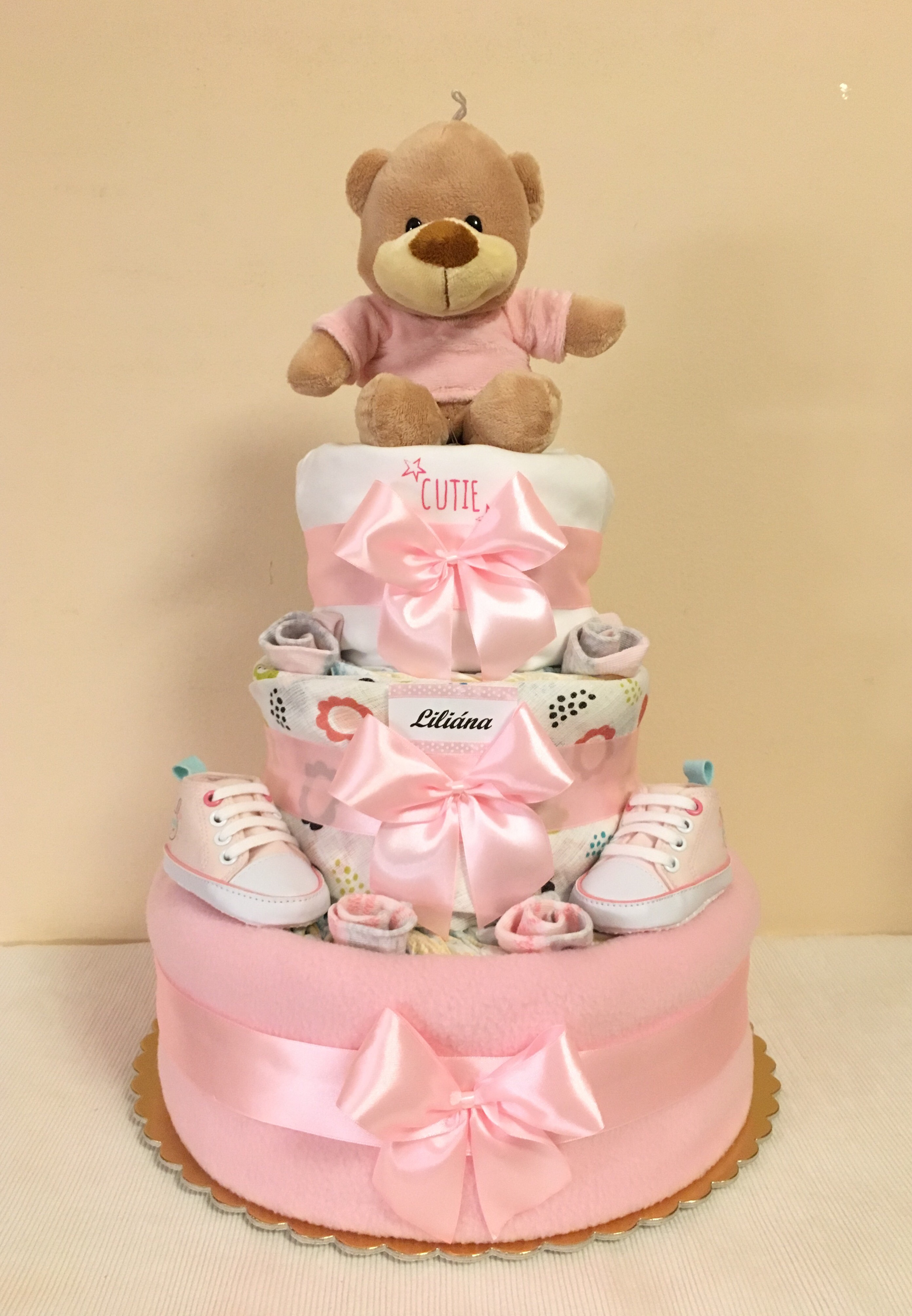 Lányos pelenkatorta